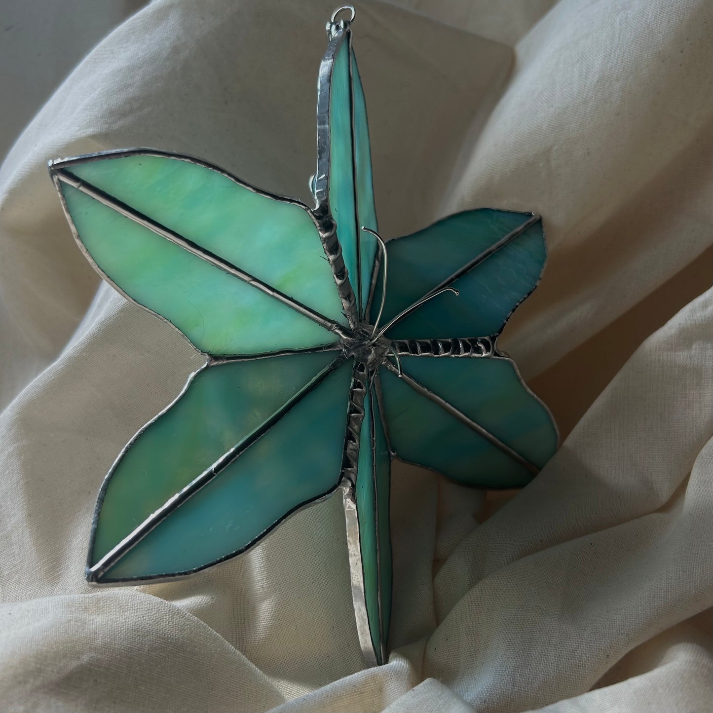 Stained glass lily spinner